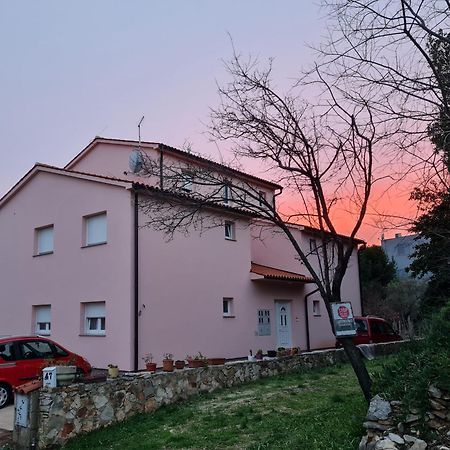 Apartment Nora Near The Beach Пула Экстерьер фото
