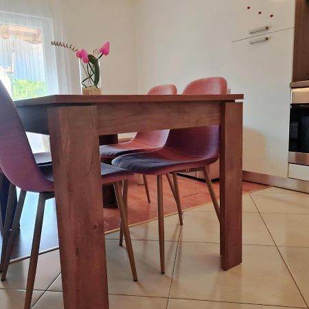 Apartment Nora Near The Beach Пула Экстерьер фото